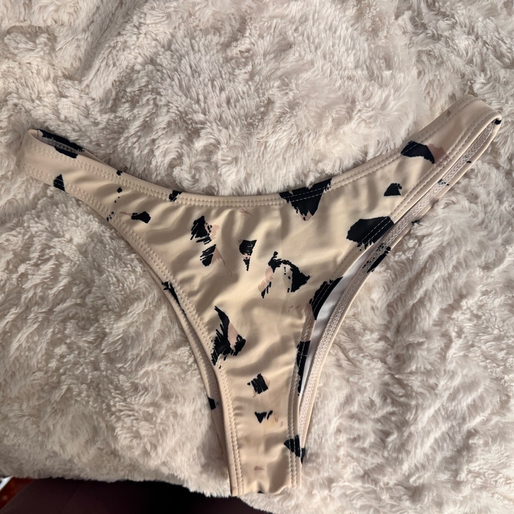 Missguided Beige and Black Bikini Bottom